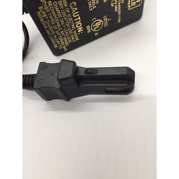 Fisher Price Power Wheels 00801-0972 Class 2, 12V Output Charger Model C-12150 - Picture 4 of 5